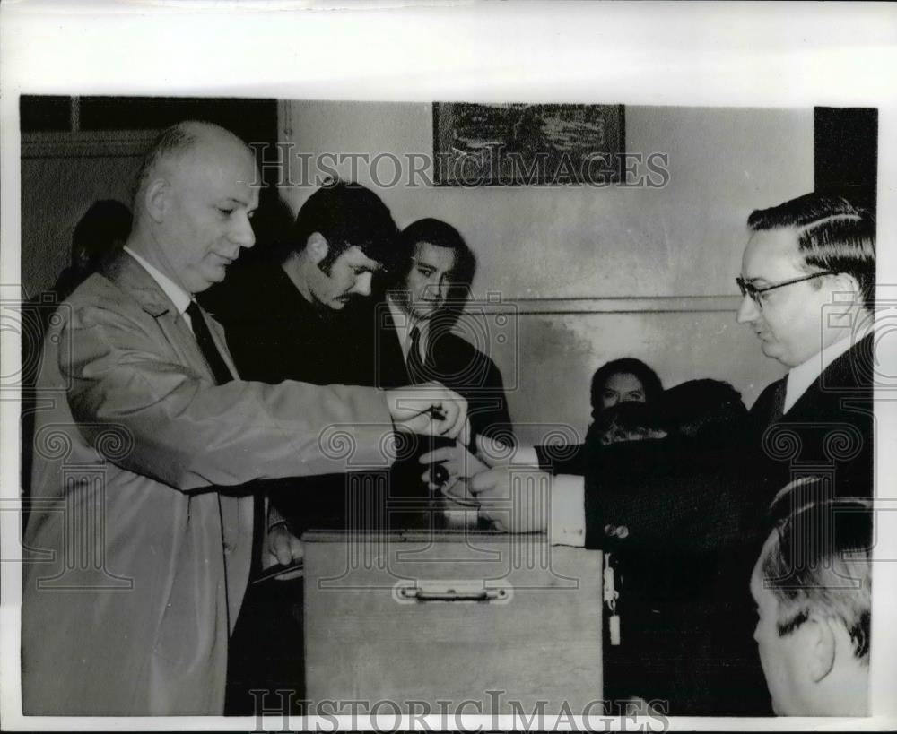 1968 Press Photo Waldeck Rochet voted in General Elections - nee29415 - Historic Images