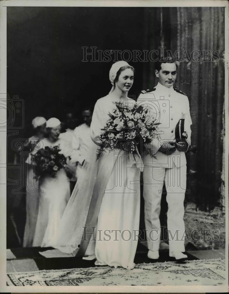 1933 Press Photo Miss Dorothea Dutro Harrison and Lieut. Rpbert E. Van - Historic Images