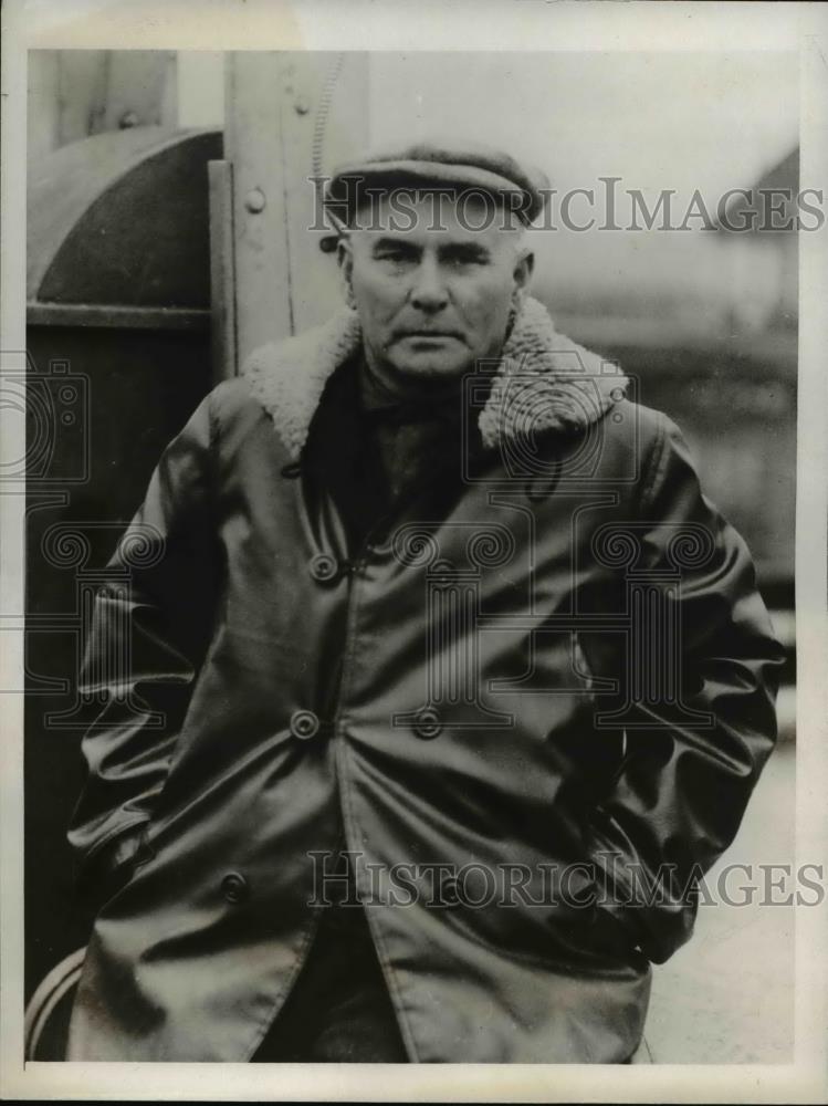 1932 Press Photo Charles Blackson attempts to rescue Children in Fire - Historic Images