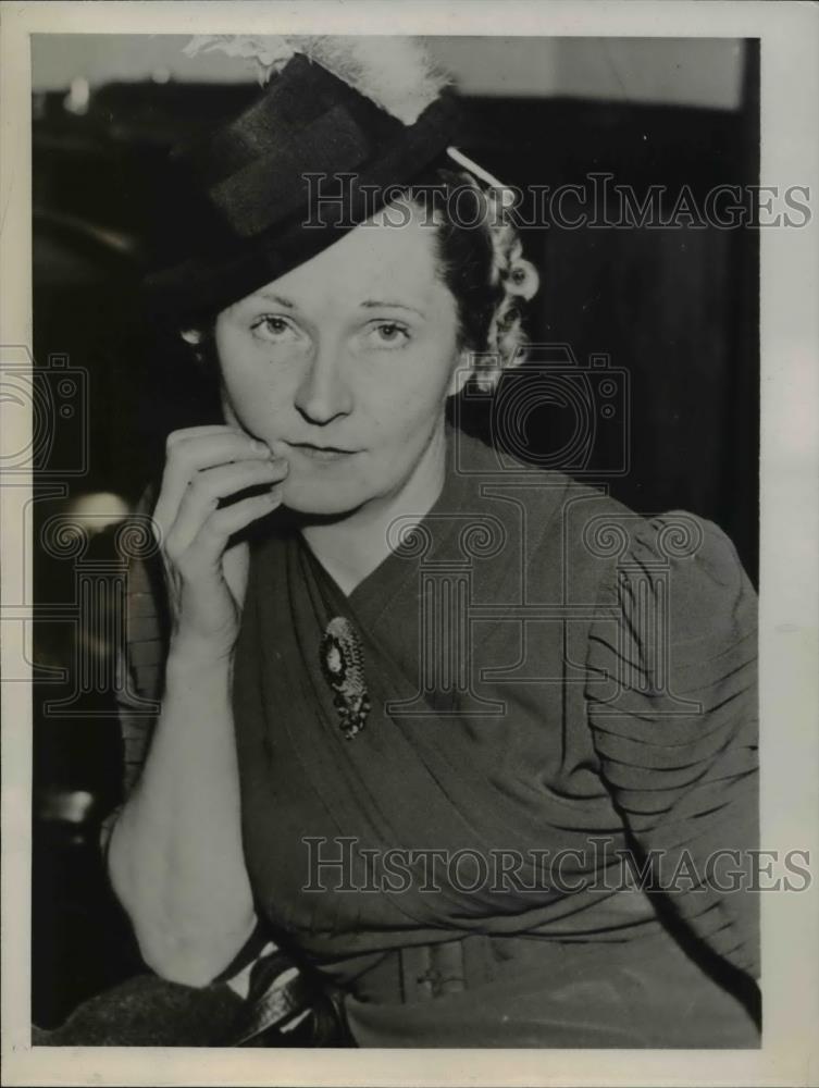 1940 Press Photo Mrs. Loretta Robbon Sentenced to Three Years for Embezzlement - Historic Images