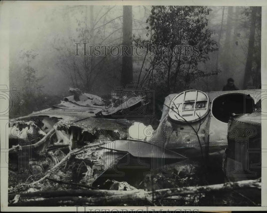 1933 Press Photo Twisted Ruins of Transport Plane 8 Killed Near Portland Oregon - Historic Images