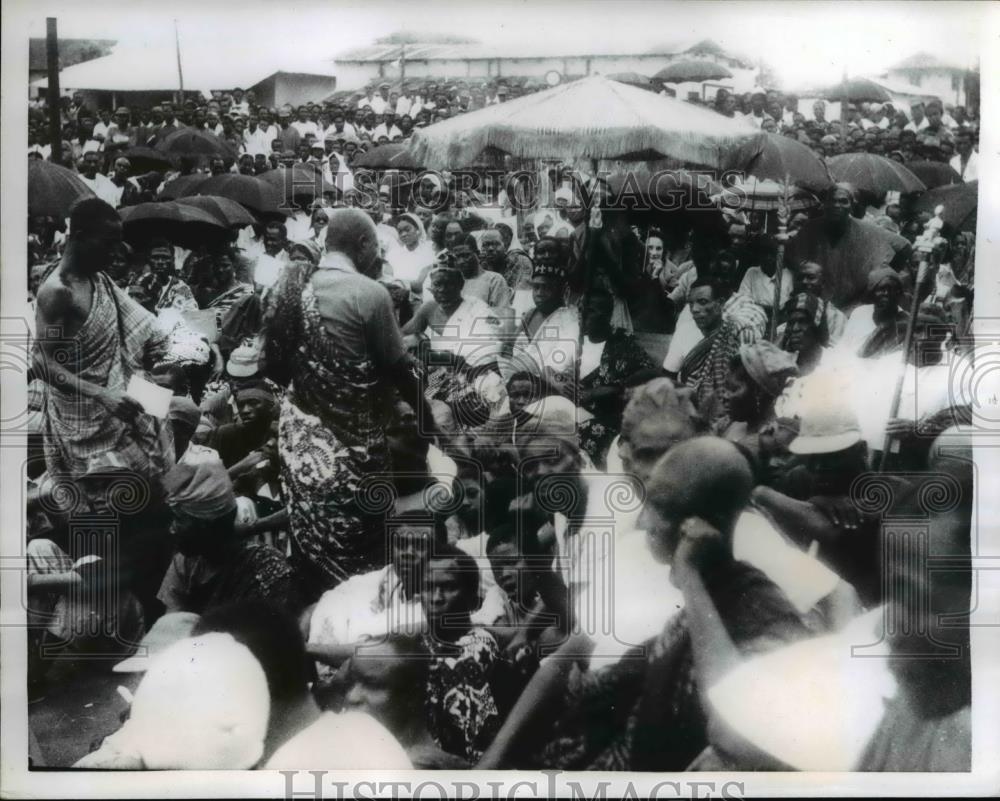 1957 Press Photo Members of the Shifimo KPE movement gathered in Accra - Historic Images