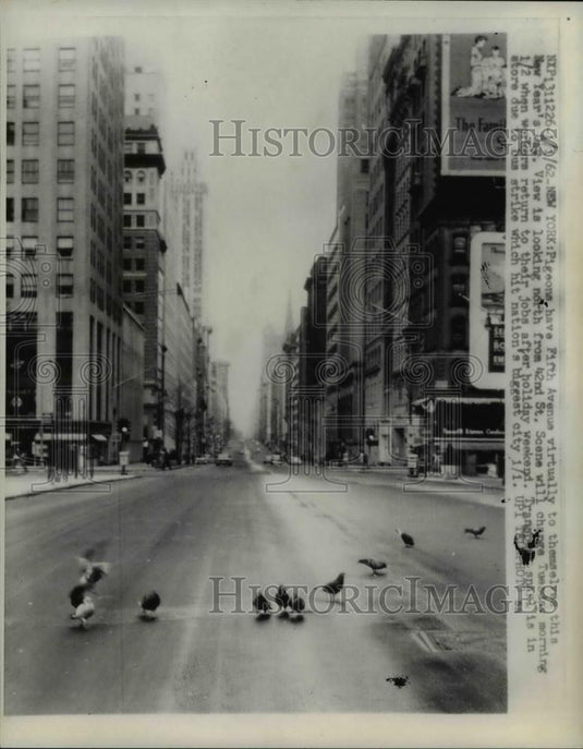 1962 Press Photo The New Year's Day at the Fifth Avenue - nee35348 - Historic Images