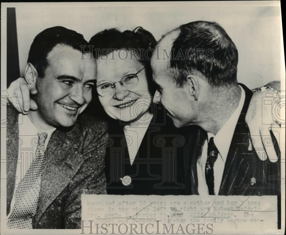 1948 Press Photo Annie L. Parker &amp; Sons Robert, Ollie Reunited After 32 Years - Historic Images