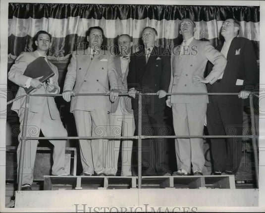 1952 Press Photo Neal Rach, pre-convention manager with Frank McKinney - Historic Images