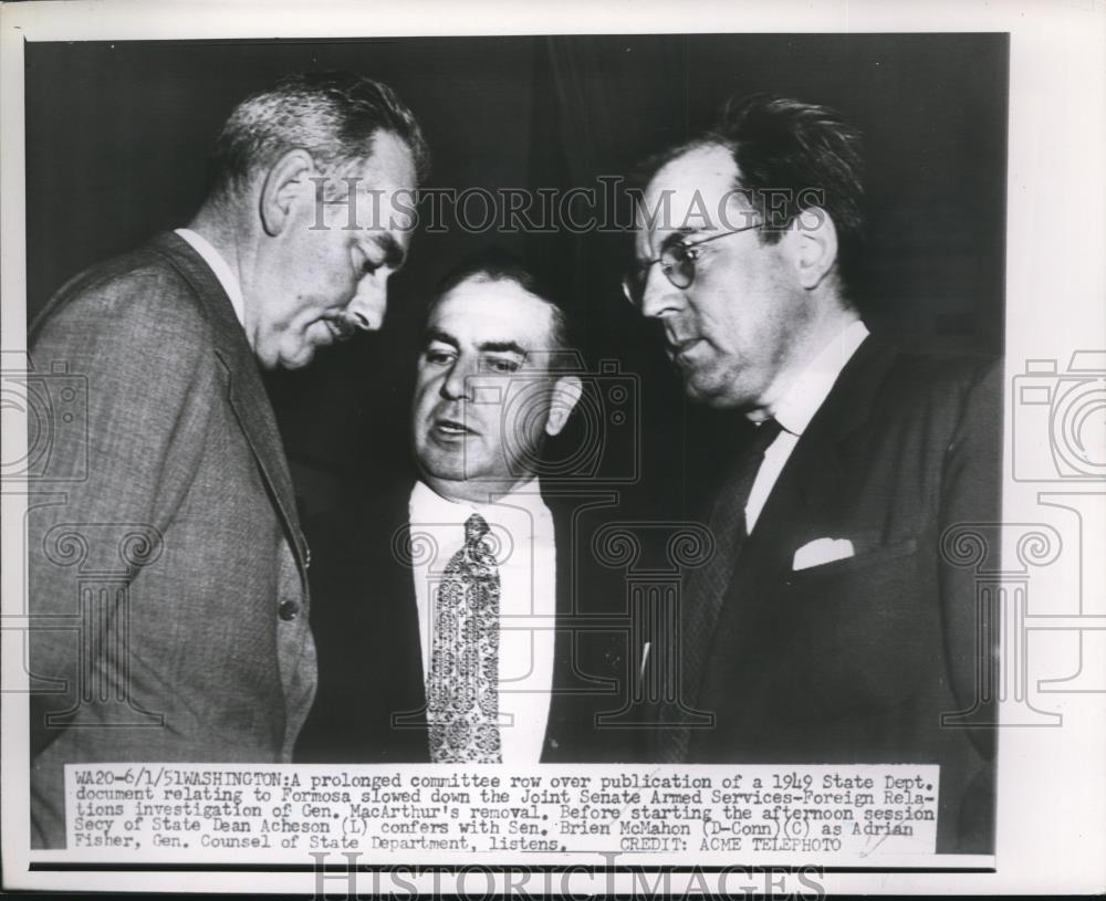 1951 Press Photo Dean Acheson confers with Se. Brien McMahon and Adrian Fisher - Historic Images