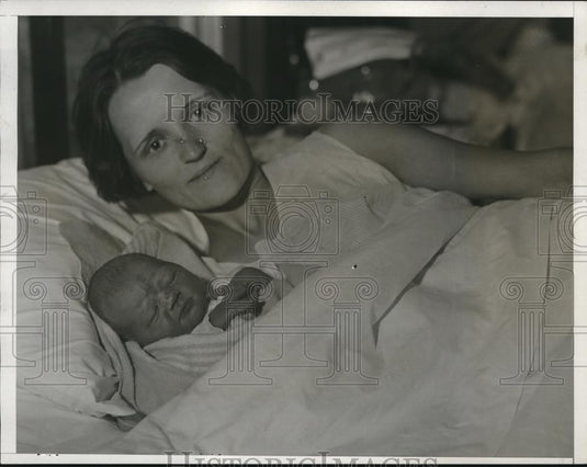1932 Press Photo Albert Knight's wife and daughter - Historic Images