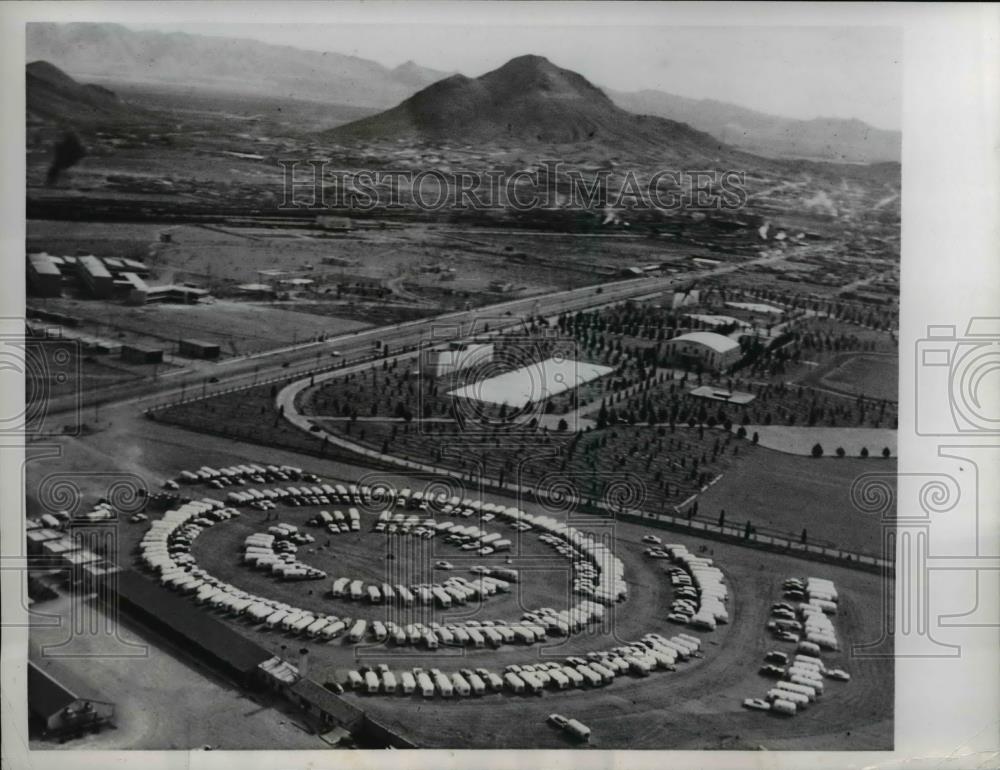 1957 Press Photo Covered Wagons line up in a circle at Chihuahua,Mexico - Historic Images