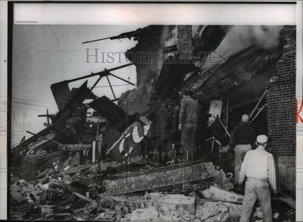 1963 Press Photo Debris After Explosion at Home Packing Company, Terra Haute IN - Historic Images