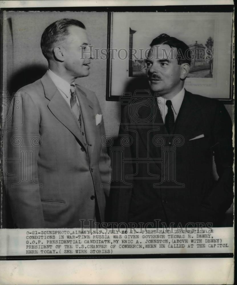 1944 Press Photo Gov. Thomas E. Dewey seen talking to Eric A. Johnston - Historic Images