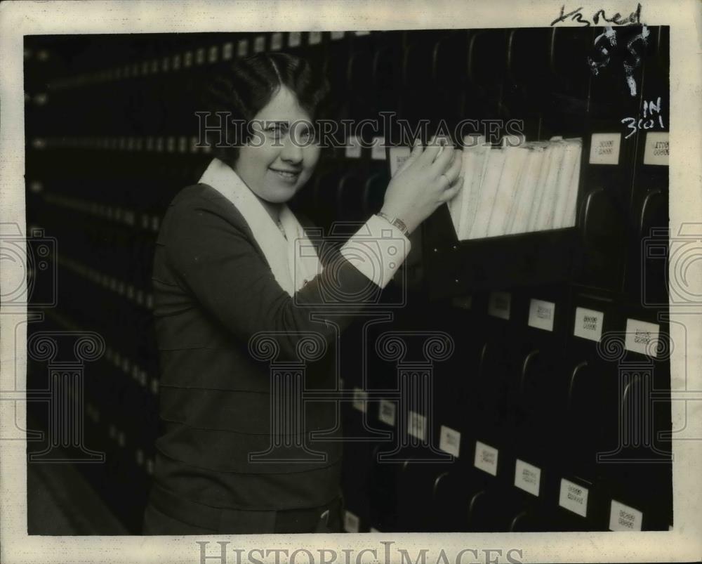 1927 Press Photo Mrs S H Collins - Historic Images