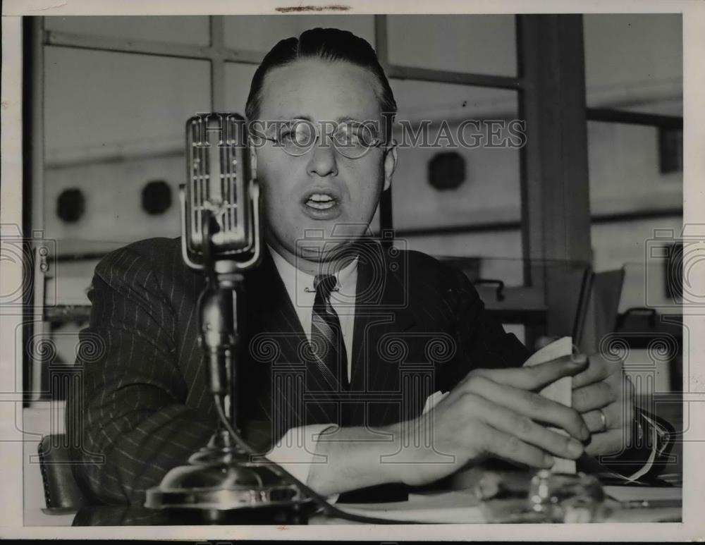 1949 Press Photo Tesax State Network ops. Elliott Roosevelt testifies at FCC - Historic Images