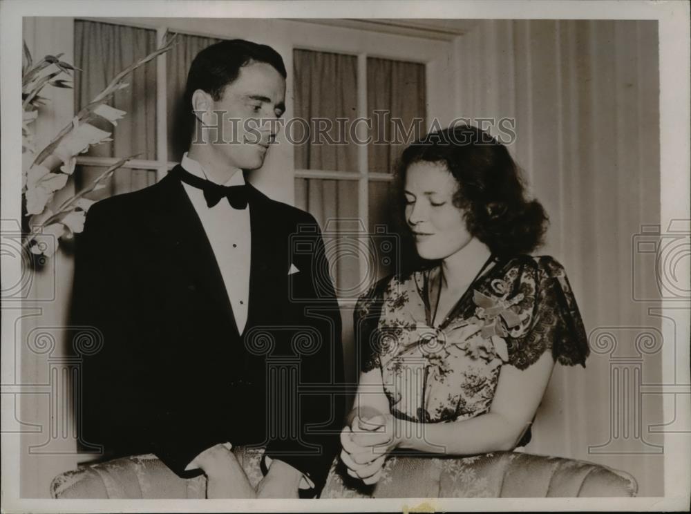 1937 Press Photo Mrs. Elizabeth Donner Roosevelt, Curtin Winsor - Historic Images