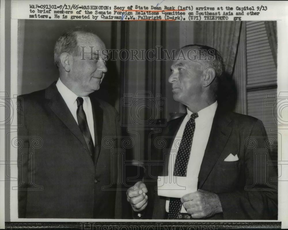 1965 Press Photo Dean Rusk arrives at Capital talks with J.W.Fulbright - Historic Images