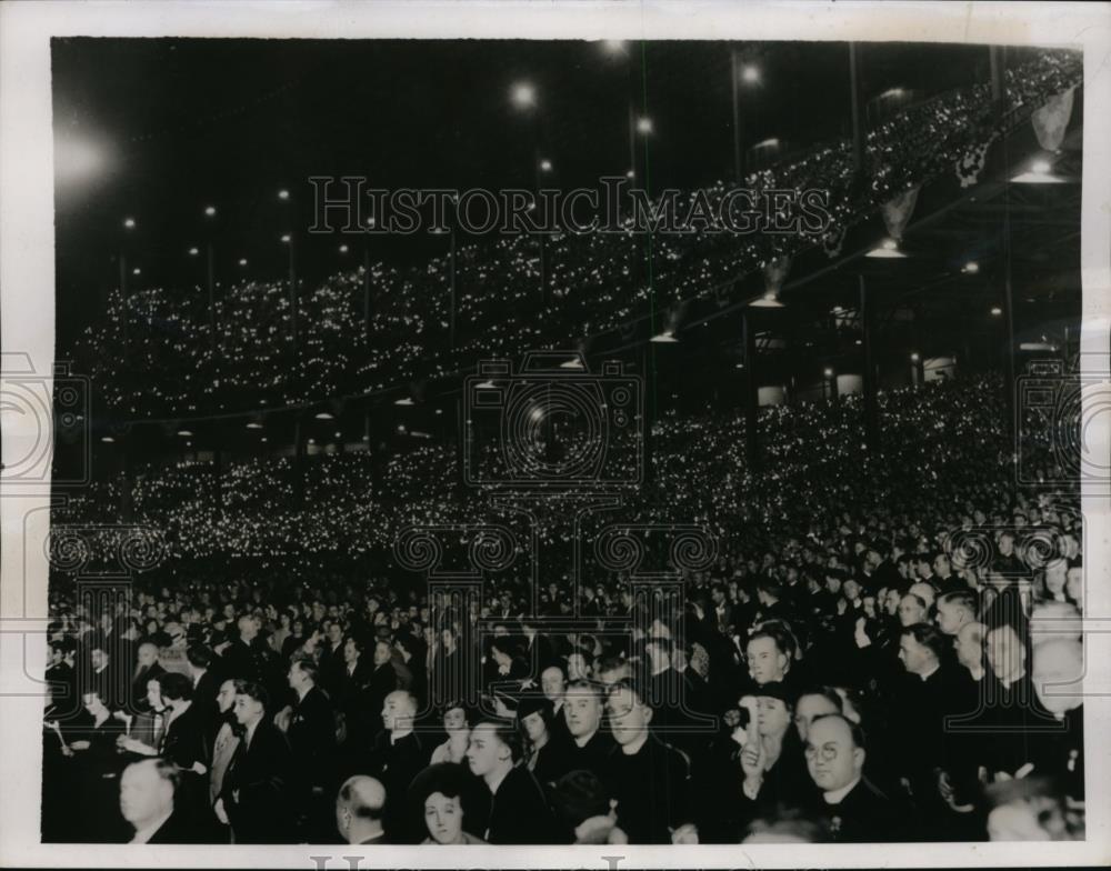 1935 Press Photo Cleveland Ohio crowds at Natl Eucharistic Congress - Historic Images