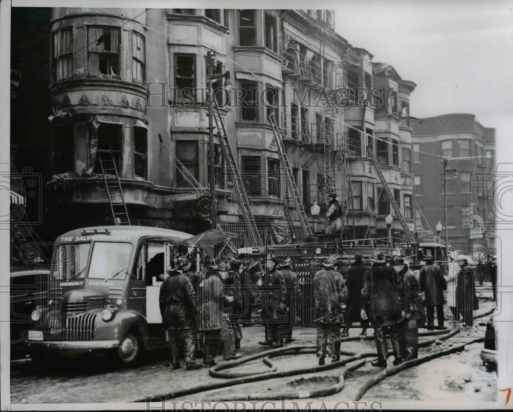 1950 Press Photo Flash Fire Kills 8 in Apartment Building - Historic Images