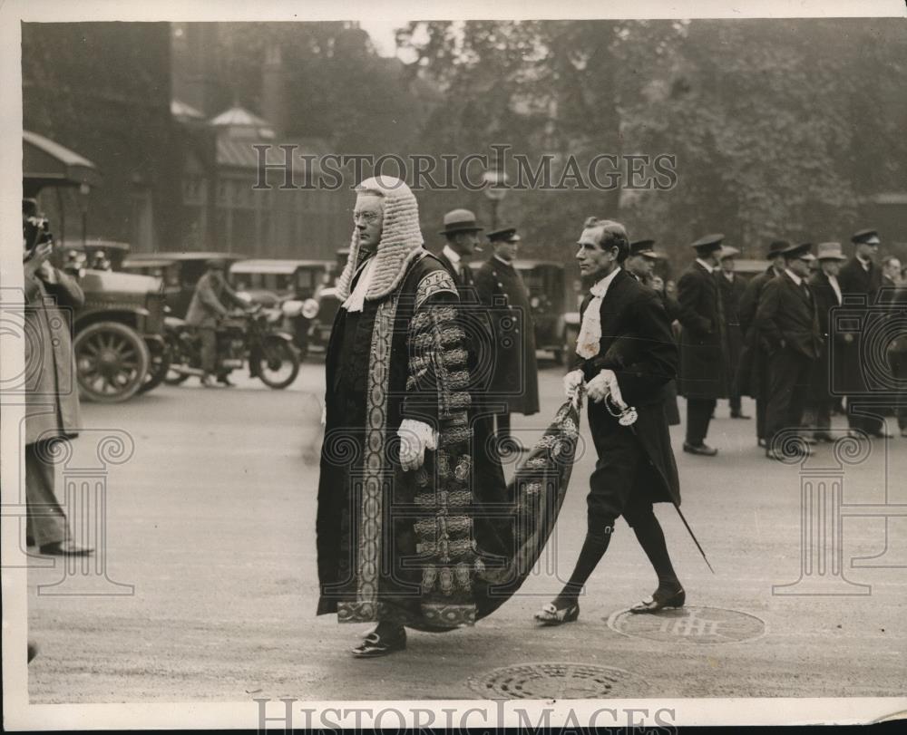 1928 Press Photo Lord Chancellor Lord Hailsham attending Divine Service - Historic Images