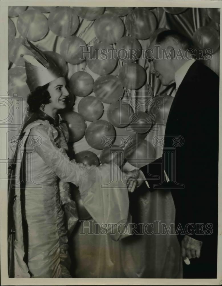 1938 Press Photo Jeanette Verheyden with David Goodrich at the Rubber Ball - Historic Images