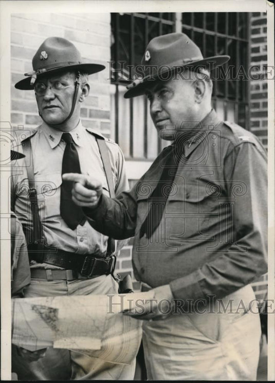 1937 Press Photo Col. Albert H. Whitcomb & Lieut.Col. P.W. Fechtman,Indianapolis - Historic Images