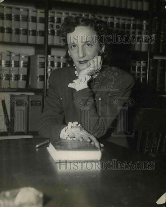 1948 Press Photo Gladys Schmitt, author of David the King - Historic Images