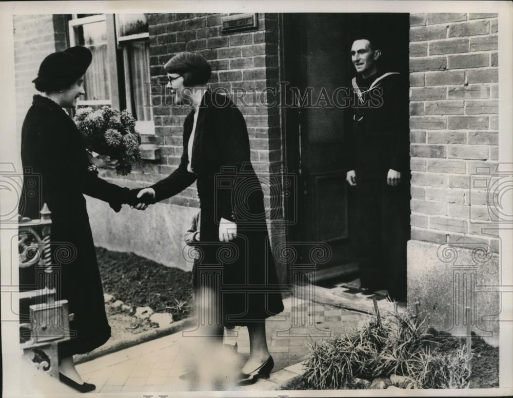 1939 Press Photo England Queen Elizabeth, Mrs Margaret Maidment &amp; husband - Historic Images