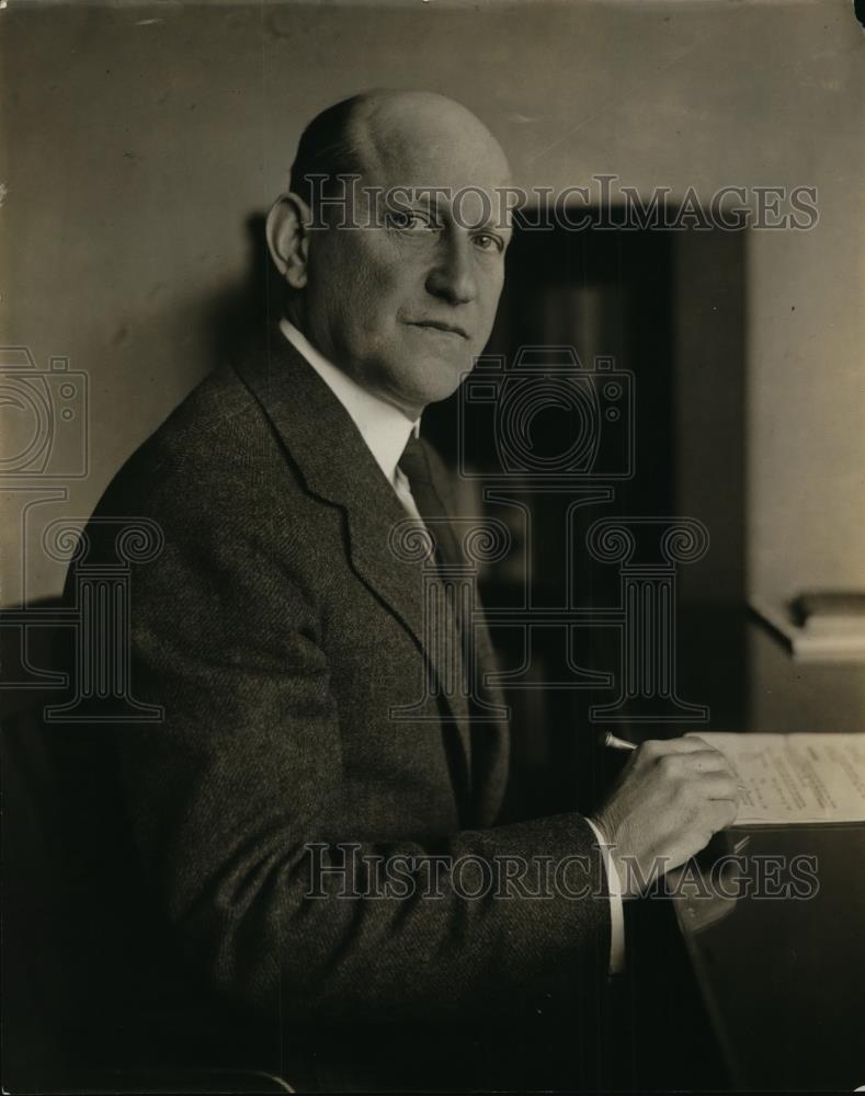 1925 Press Photo Captain Charles Morris Navy Dept accountant - Historic Images