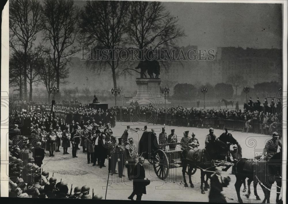 1929 Press Photo Funeral of Marshal Foch at Notre Dame near Napoleons Tomb - Historic Images