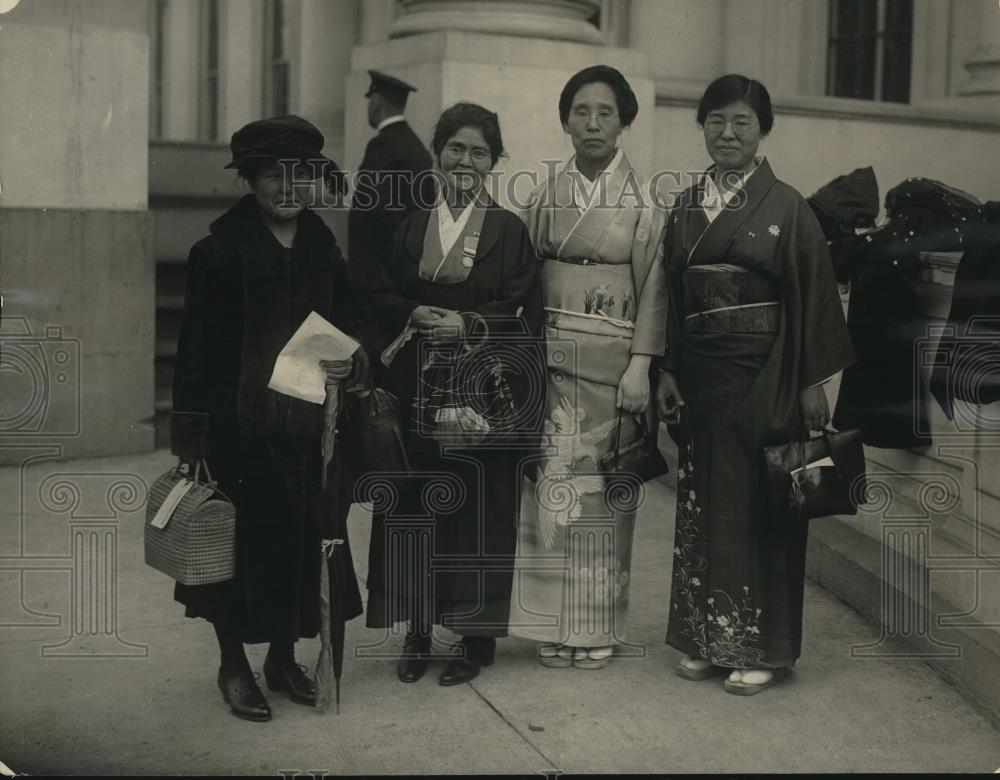 1922 Press Photo Japanes at Tomb of Unknown Soldier, Aikawa, Kubushiro - Historic Images