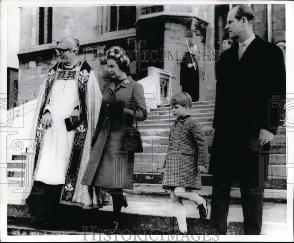1970 Press Photo Windsor Queen Elizabeth, Duke of Edinburgh, Prince Charles - Historic Images