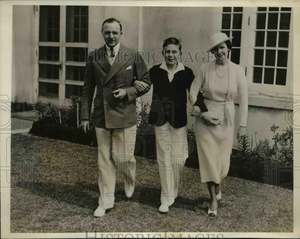 1937 Press Photo Douglas Cole Canadian Trade Commissioner to US in bermuda - Historic Images