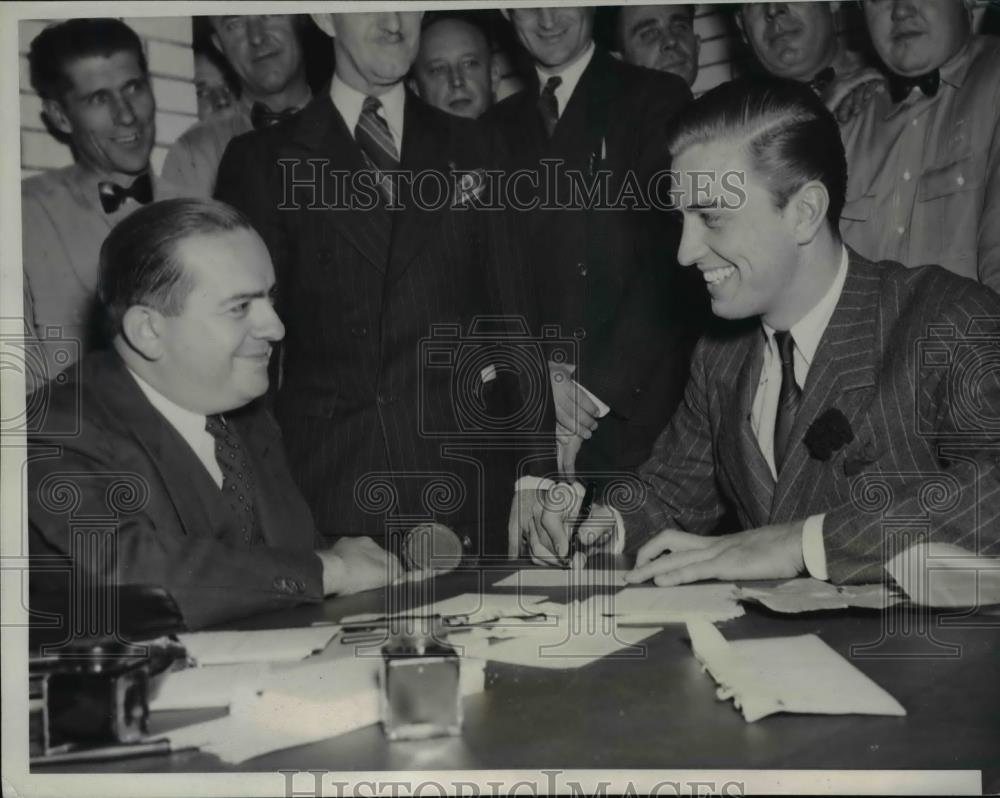 1940 Press Photo Franklin D.Roosevelt, Charles R.Ettinger County Clerk Draft - Historic Images