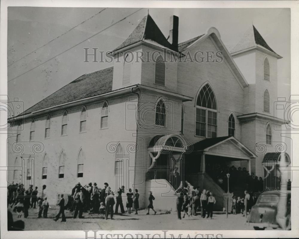 1939 Press Photo Corn , Okla church &amp; Menninites for a conference - Historic Images