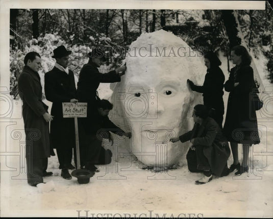 1940 Press Photo Snow Sculpture Combination of Washington, Jefferson & Lincoln - Historic Images