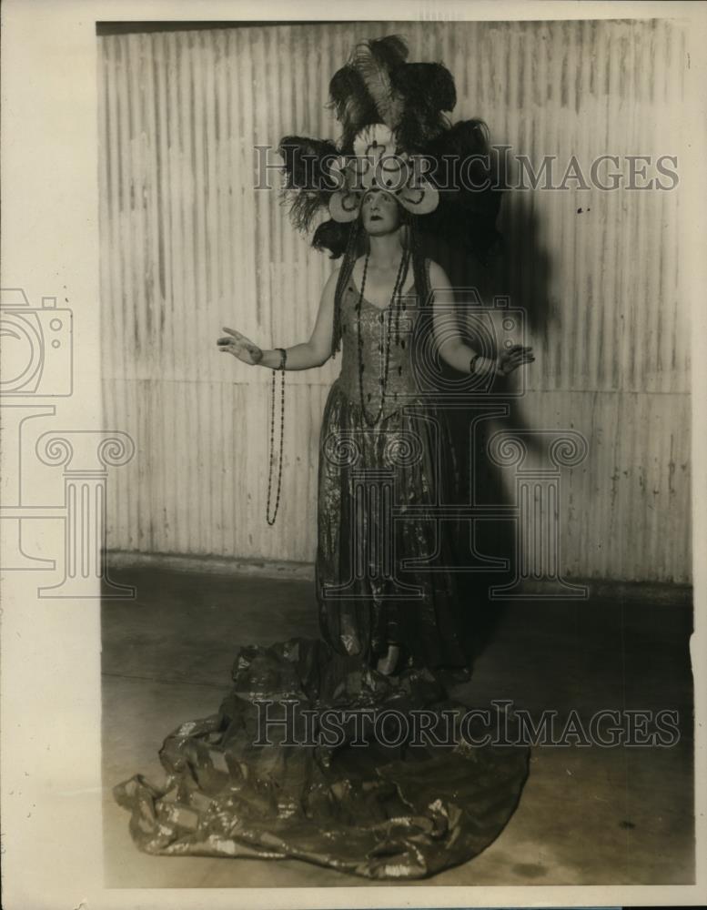 1928 Press Photo Miss Clarissa Halstead The Queen of the Moon at LI Pageant - Historic Images