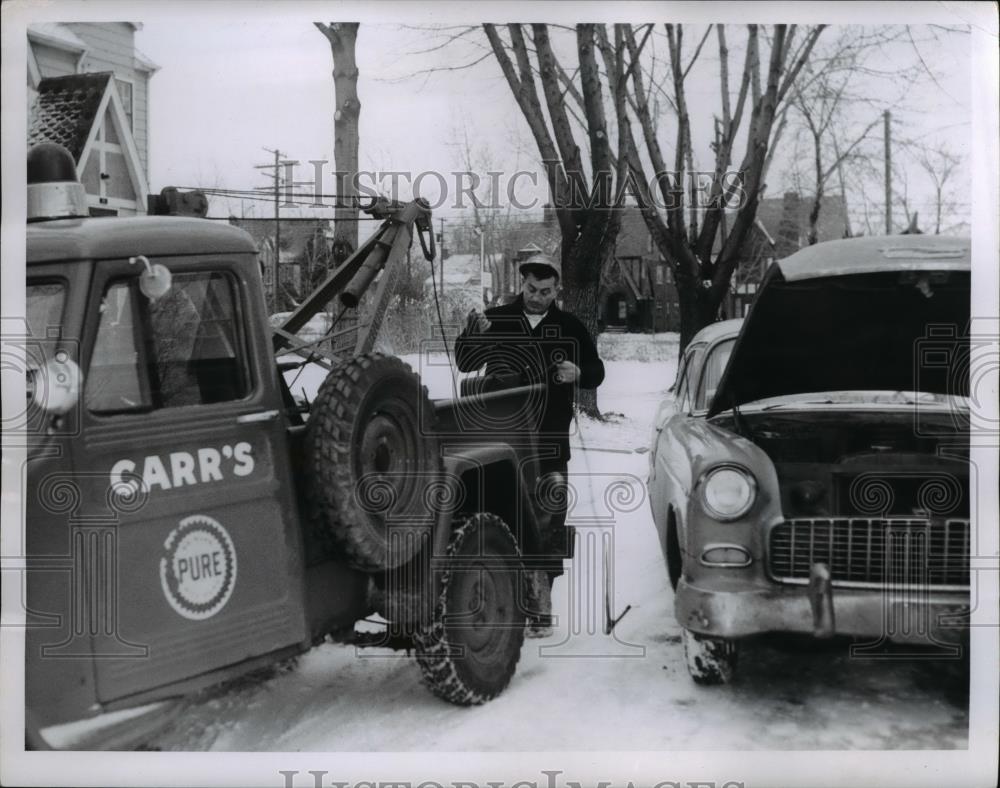 1957 Press Photo Don Cam Gast Station Owner - Historic Images