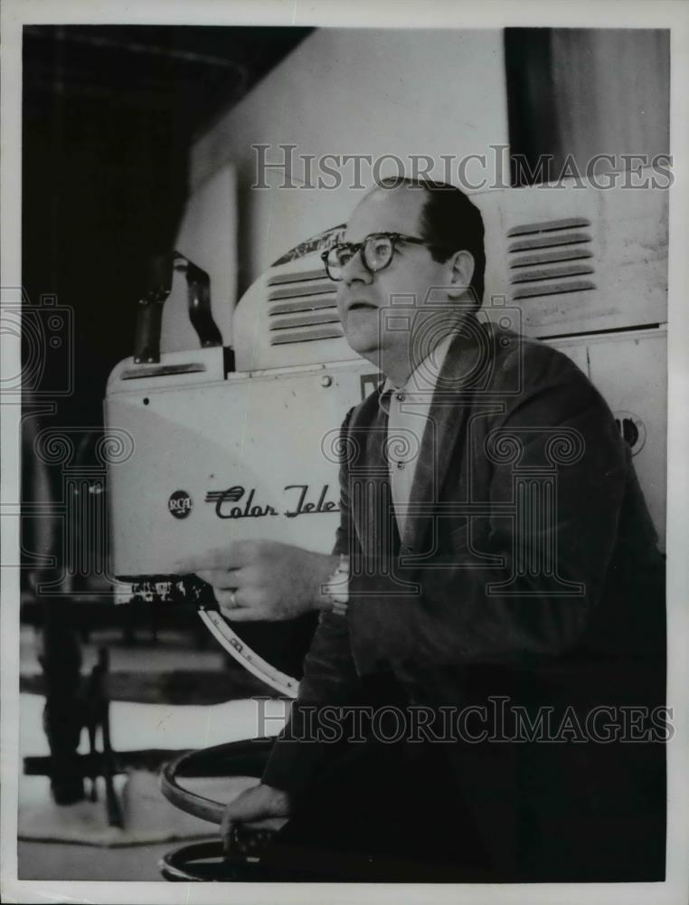 1959 Press Photo George Schaeffer TV Producer - Historic Images