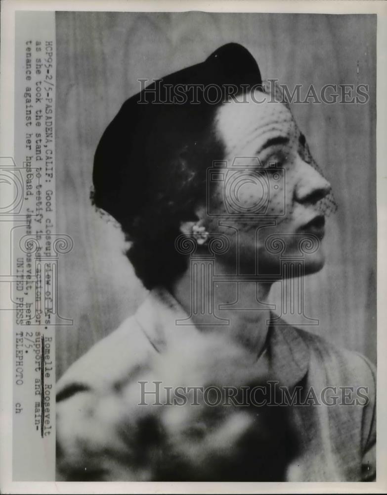 1954 Press Photo Pasadena Calif Close up of Mrs Romelle Roosevelt. - Historic Images