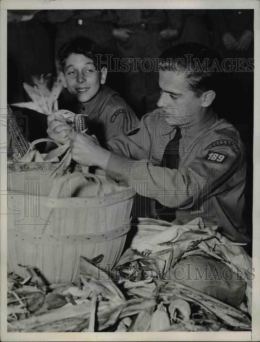 1935 Press Photo Albert Vogel of Troop 189, winner of cornhusking contest - Historic Images