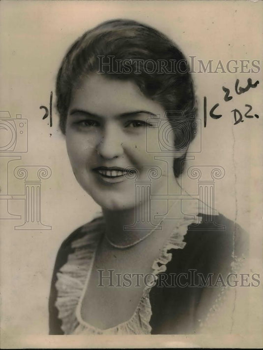 1921 Press Photo Miss Ruth Hess, champion woman smoker - Historic Images