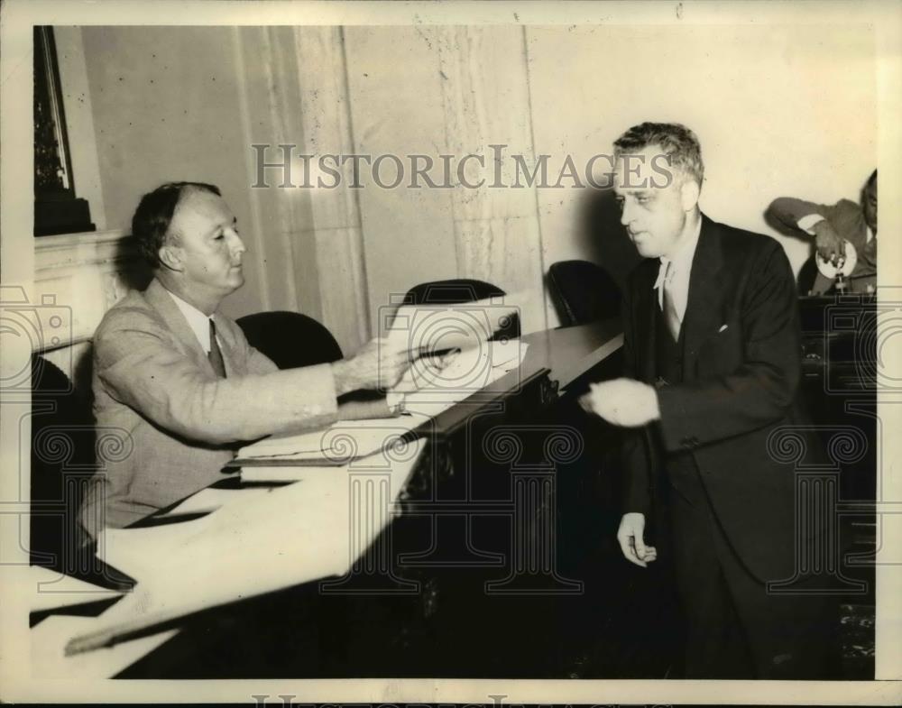 1932 Press Photo Sen Hugo L Black questions E.U Nevins on an investigation - Historic Images