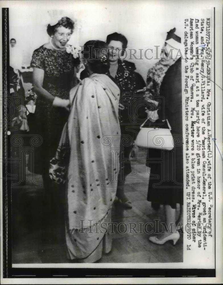 1959 Press Photo Mrs. Christian A. Herter, Mrs. Henry S. Villard Geneva Teaparty - Historic Images