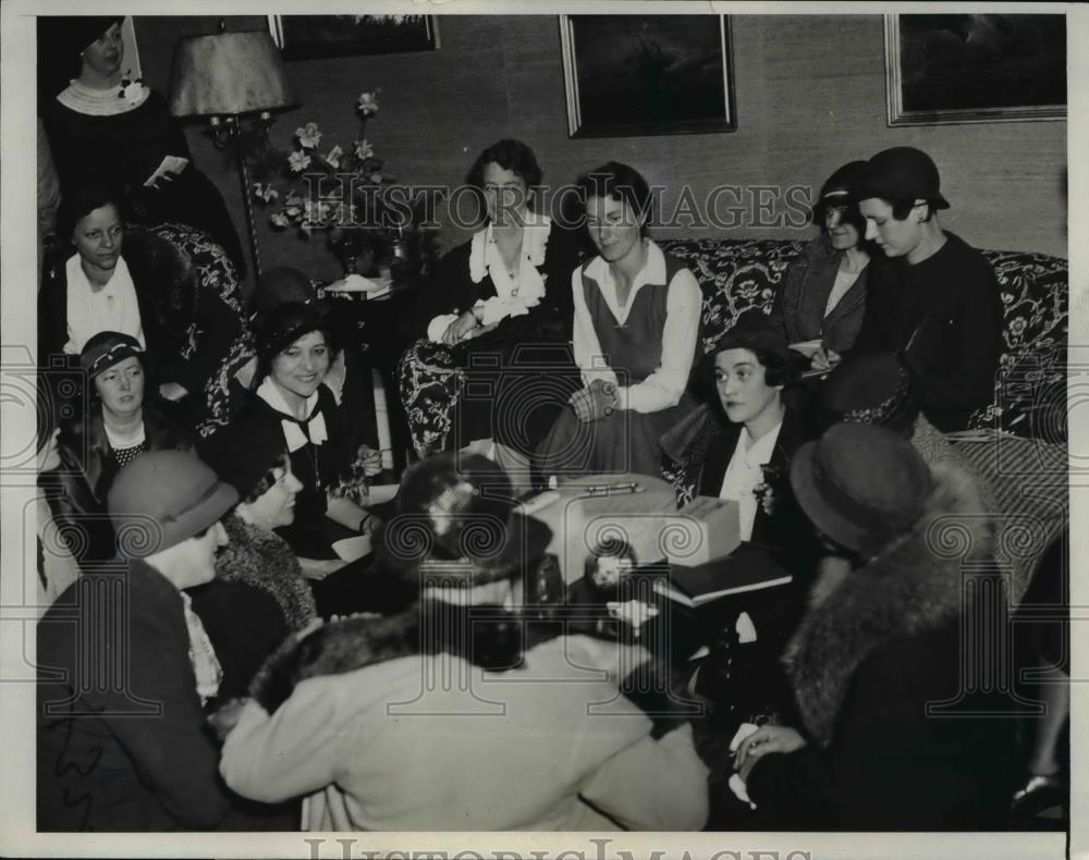 1933 Press Photo Isabel MacDonald, with Mrs Franklin D Roosevelt. - Historic Images