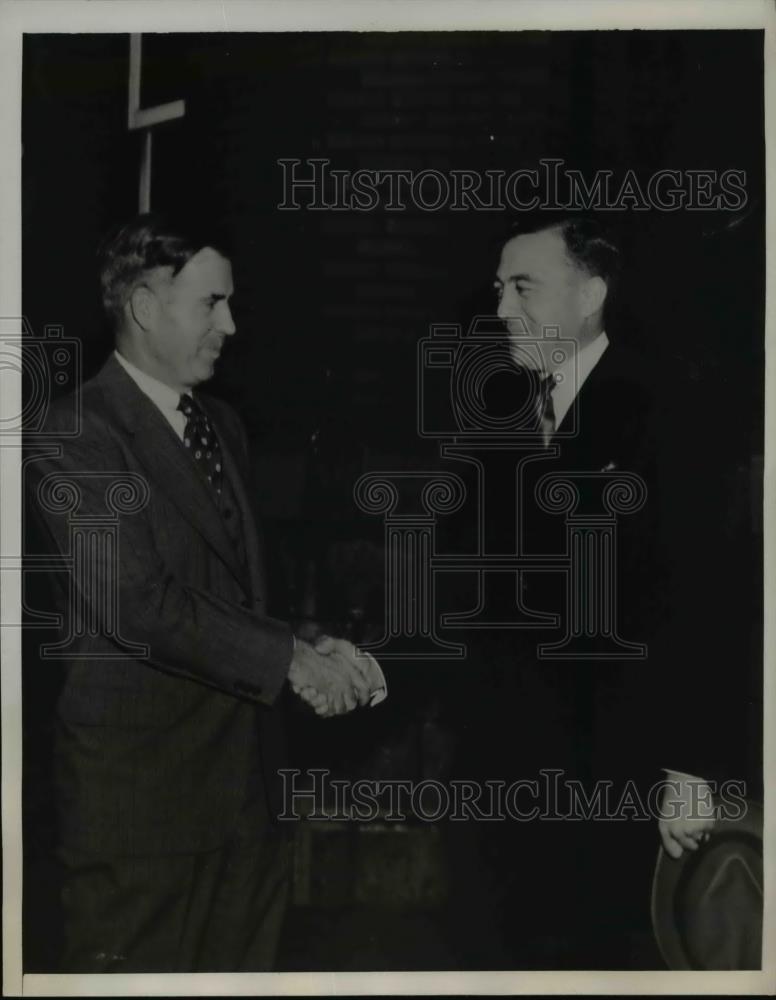 1938 Press Photo US Secretary of Agriculture Henry Wallace & Dr HL Keenleyside - Historic Images