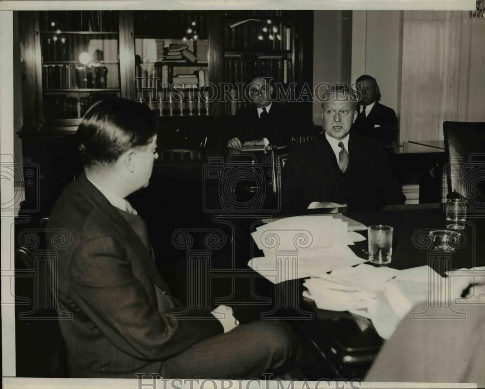 1932 Press Photo Walter Gifford President American Telephone/Telegraph Co. Hearg - Historic Images