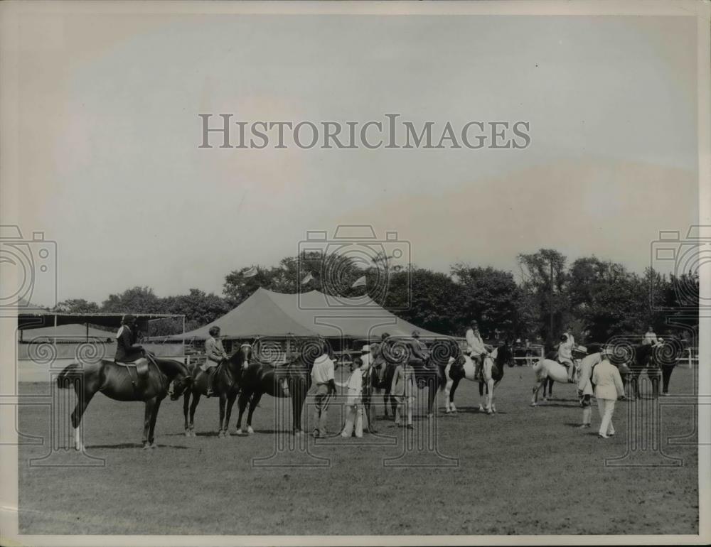 1938 Press Photo The judging of ASPCA good Hands Event - Historic Images