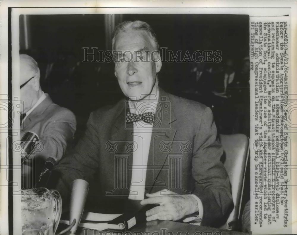 1960 Press Photo Sec of State Christian herter Testifies before Senate - Historic Images