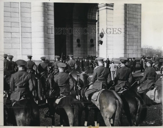 1934 Press Photo Wash DC Haitian Pres Stenio Vincent at welcome ceremony - Historic Images
