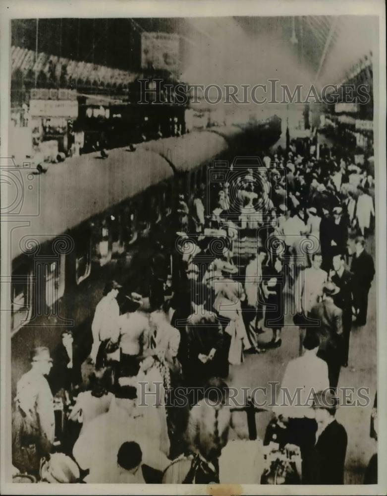 1939 Press Photo Amsterdam Railway Station as People Flee War - nee45627 - Historic Images
