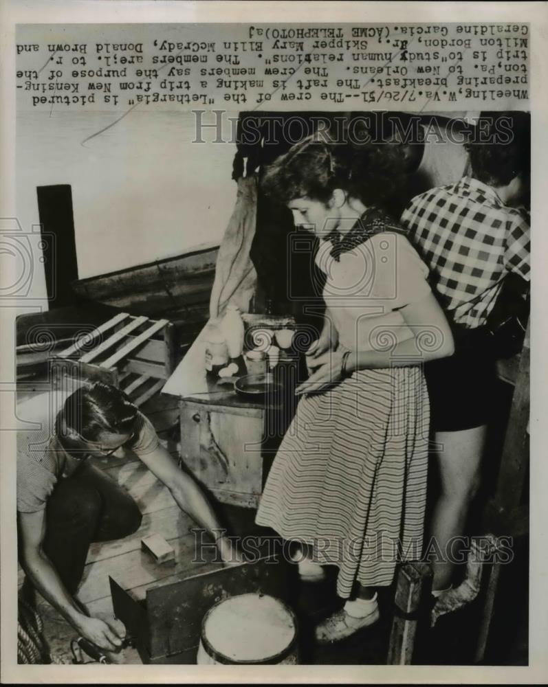 1951 Press Photo Wheeling W. Va. Crew of Lethargia preparing breakfast. - Historic Images