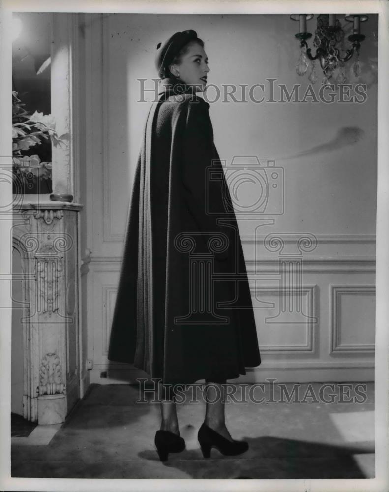 1950 Press Photo Paris Fashions - Historic Images